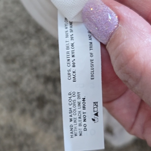 Bali White Full-Coverage Bra with Underwire and Adjustable Straps - Picture 6 of 6